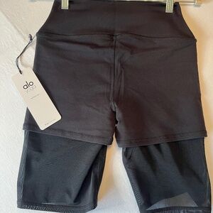 Alo Yoga Women's High Waist Lavish Mesh Lined Active Biker Shorts Black M